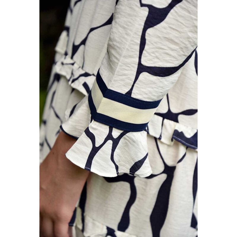 Curate In The Long Dress image number 2