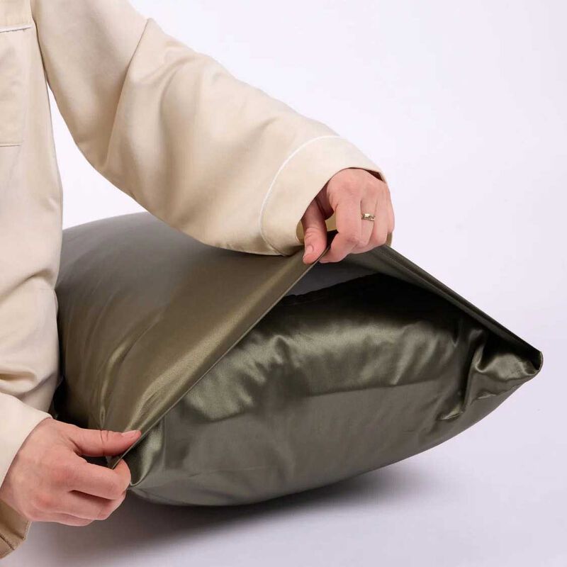 HOMMEY. Silk Pillowcase image number 3