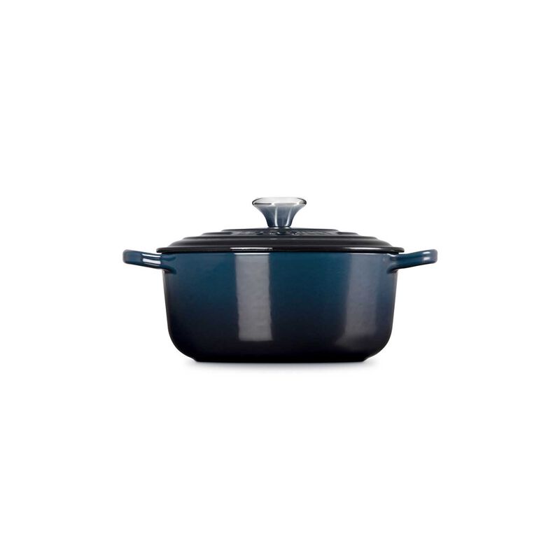 Le Creuset Signature Round Casserole Chrome Knob 20cm Nuit image number 2