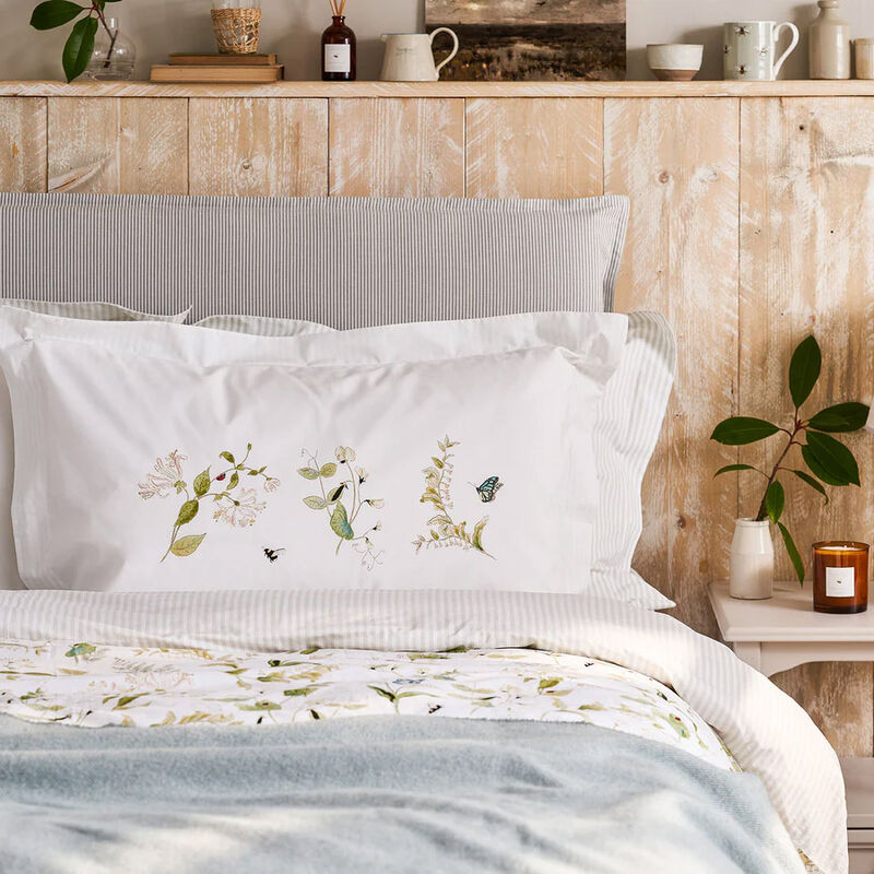 Sophie Allport Wild Floral Pair Of Oxford Pillowcases image number 1