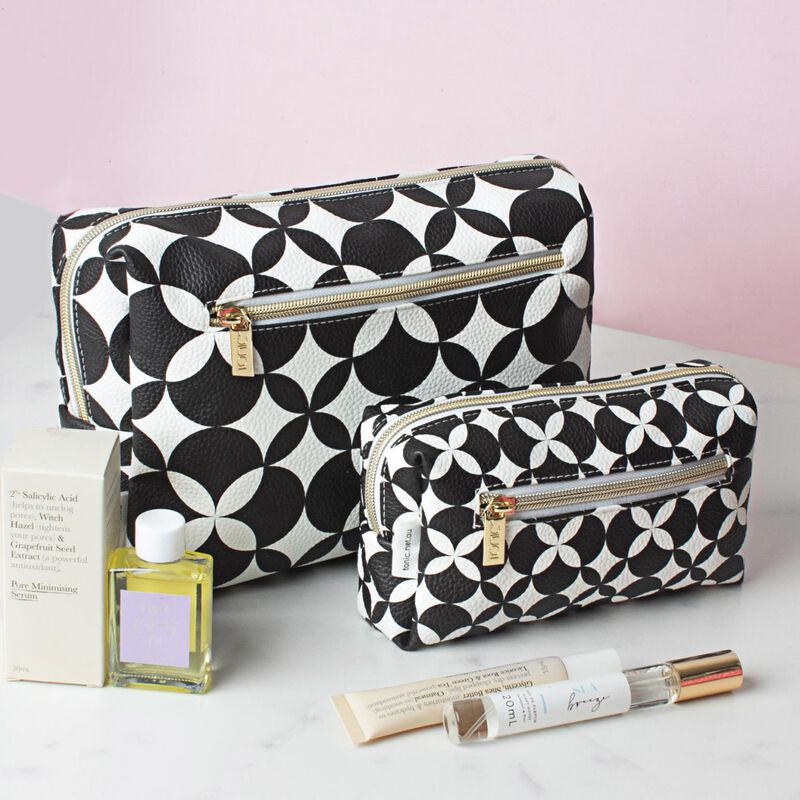 Tonic Iconic Large Makeup Bag image number 2