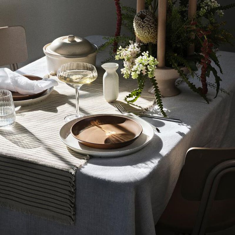 Broste Tablerunner Elouise - Off-White/Taupe (Fungi Grey) image number 2