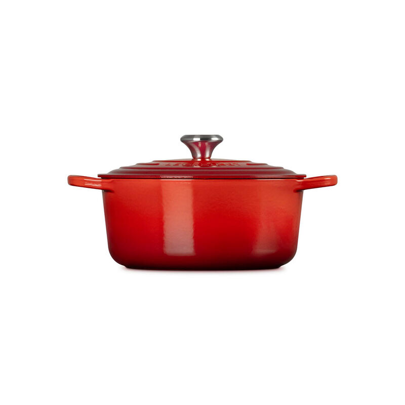 Le Creuset Signature Cast Iron Round Casserole 26cm image number 2