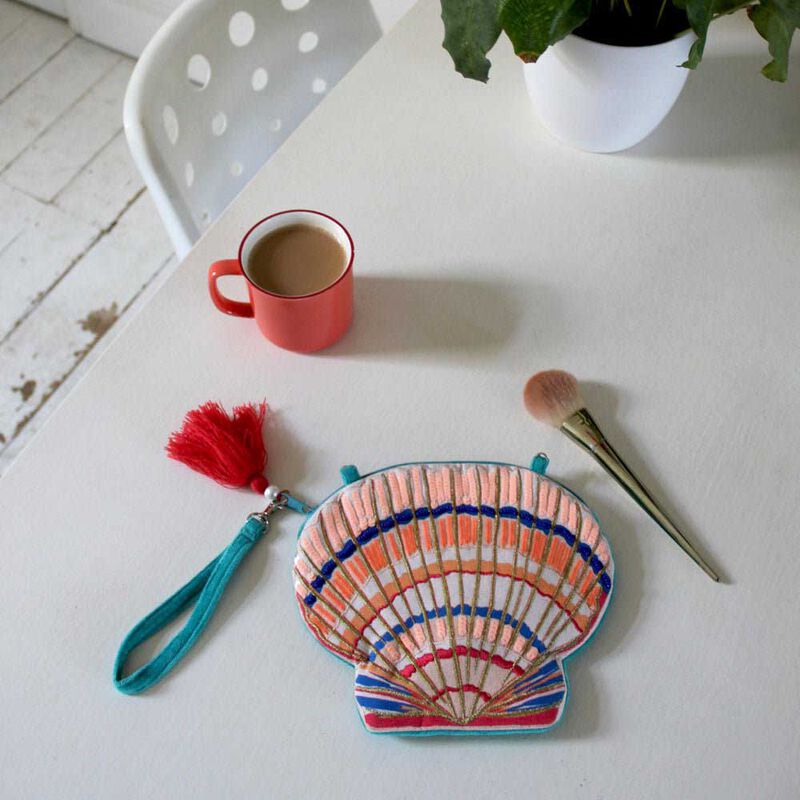House Of Disaster Coral Shell Make Up Bag image number 1