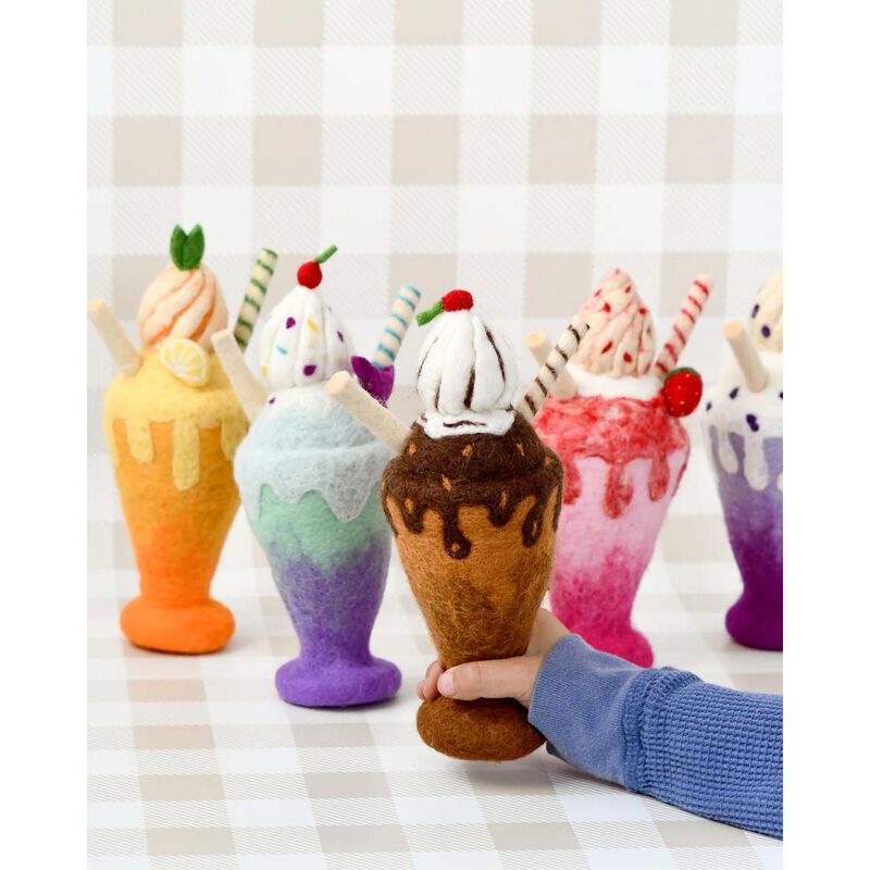 Tara Treasures Felt Strawberry Milk Shake Play Food image number 1