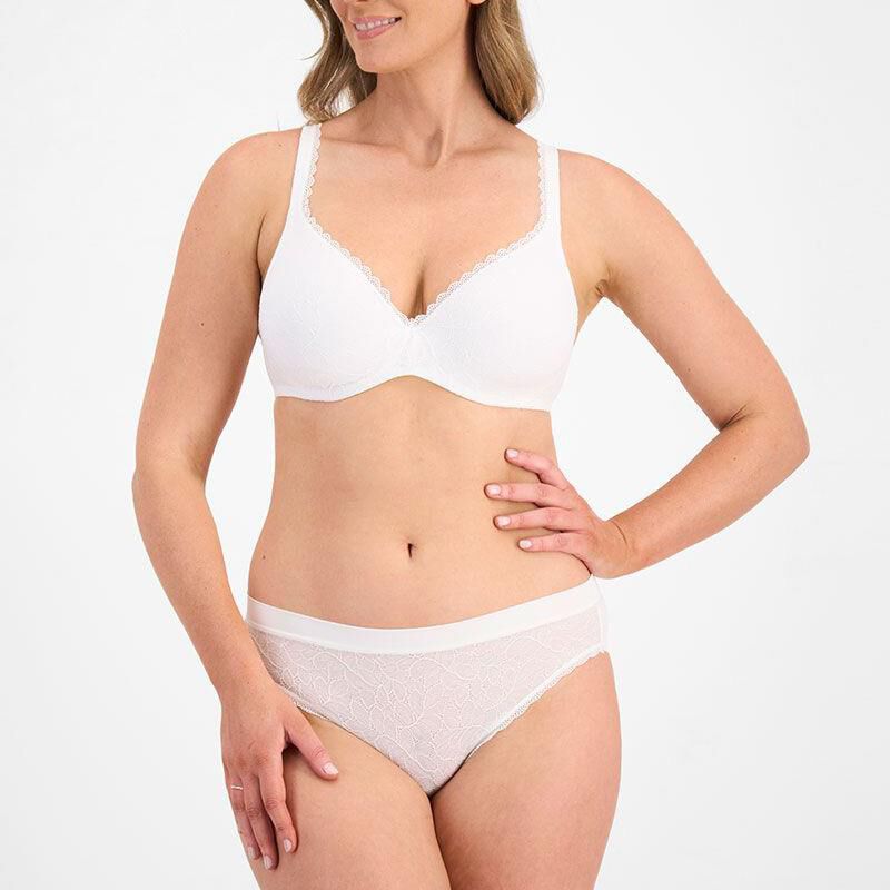 Berlei Barely There Lace Bra image number 11
