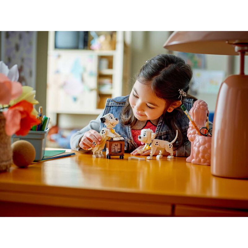 LEGO Disney Classic Lucky & Penny 101 Dalmatians Puppies image number 3