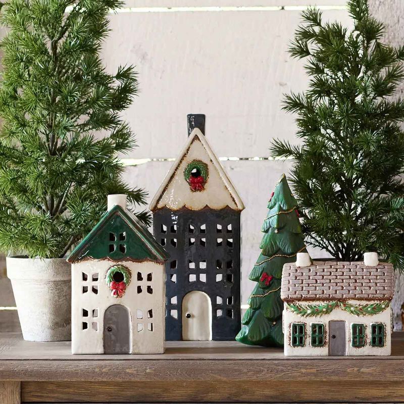 French Country Christmas Tea Light House Green with Wreath Small image number 1