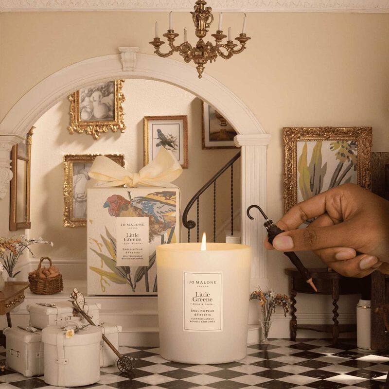 Jo Malone London English Pear & Freesia Special Edition Classic Candle image number 2