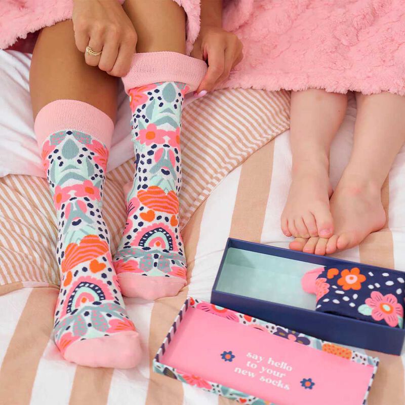 Annabel Trends Set of 2 Boxed Socks - Mum Love image number 3