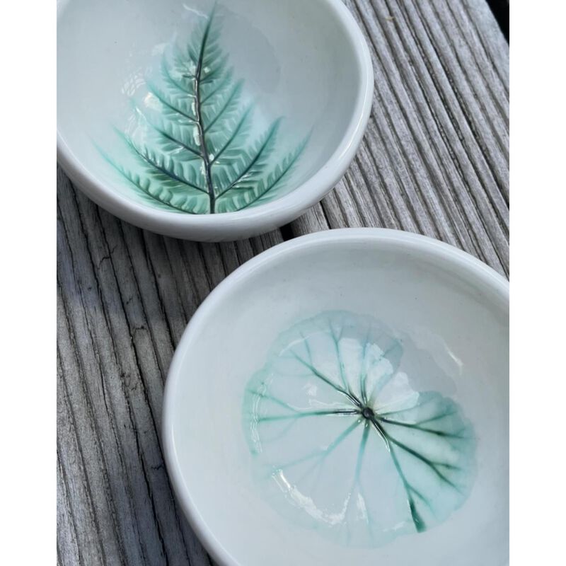 Michelle Bow Ceramics Leaf Ring Dish image number 1