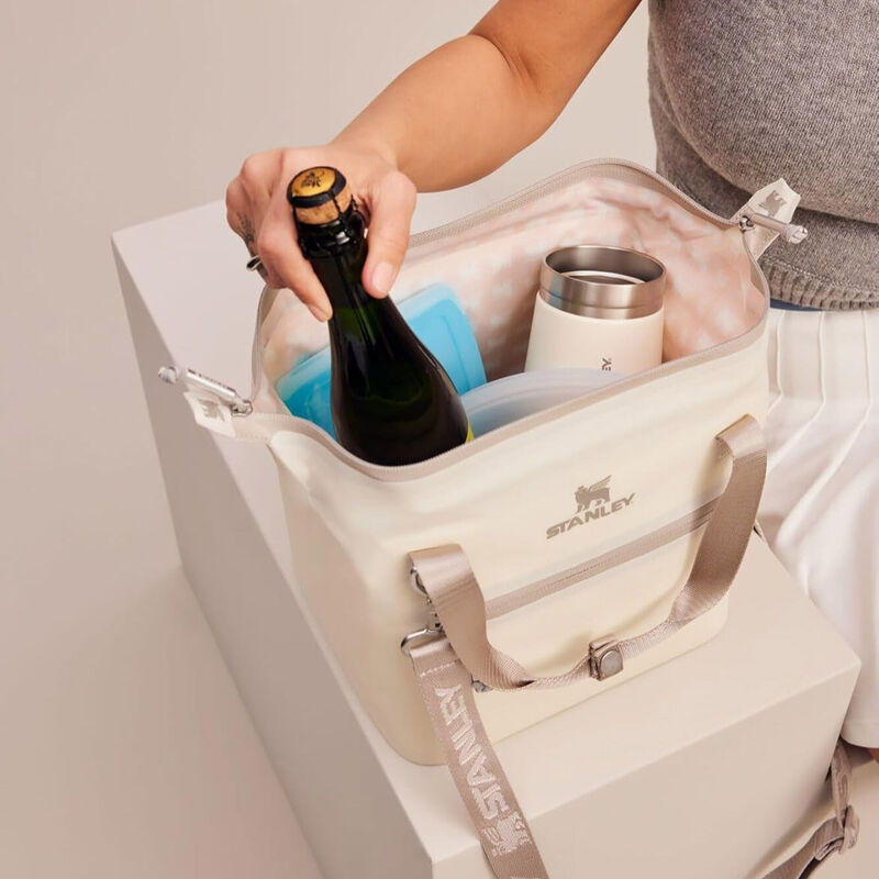 Stanley All-Day Mini Cooler 7.0L Cream image number 3