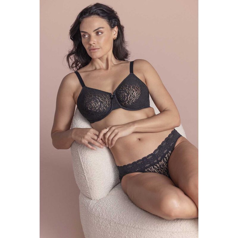 Wacoal Halo Lace Moulded Underwire Bra image number 2