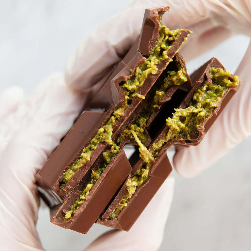 House of Chocolate Pistachio Knafeh Bar 220g image number 1
