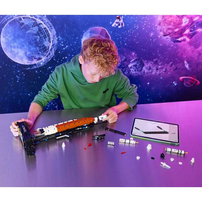 LEGO Technic NASA Artemis Space Launch System Rocket image number 3