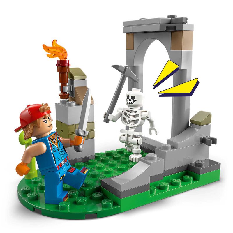 LEGO Fortnite® Peely & Sparkplug's Camp image number 2