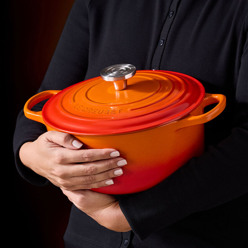 Le Creuset Signature Cast Iron Round Casserole 26cm image number 42