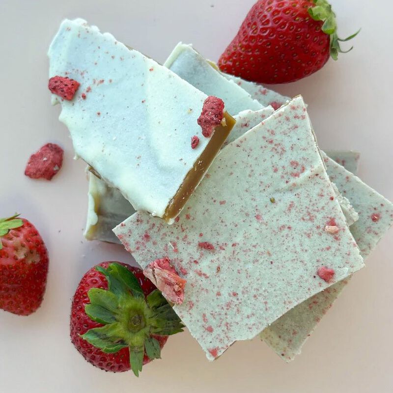 The Confectionist White Chocolate & Strawberry Toffee Jar 200g image number 1