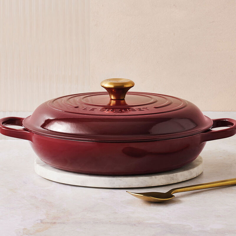 Le Creuset Signtature Cast Iron Shallow Casserole 26cm image number 1