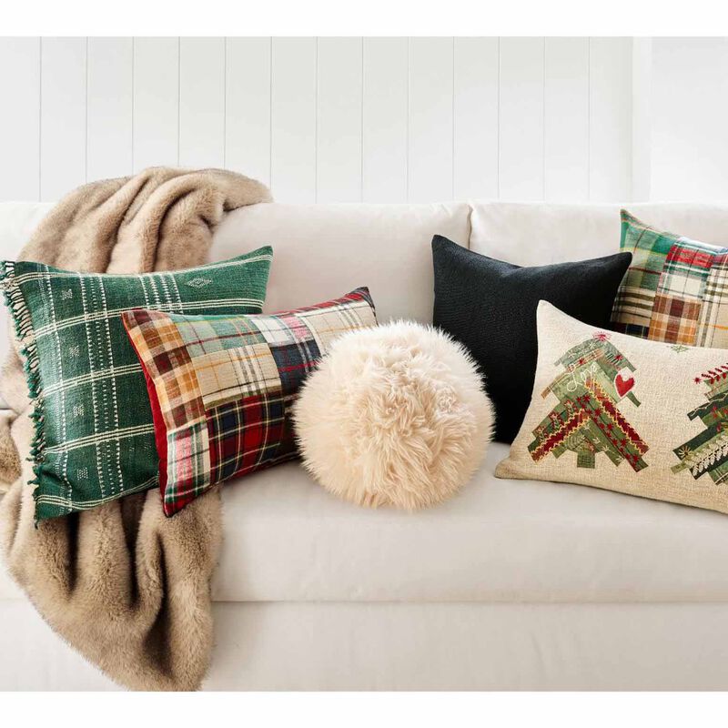 Pottery Barn Kellan Yarn Dyed Woven Pillow 61cm Pine image number 2