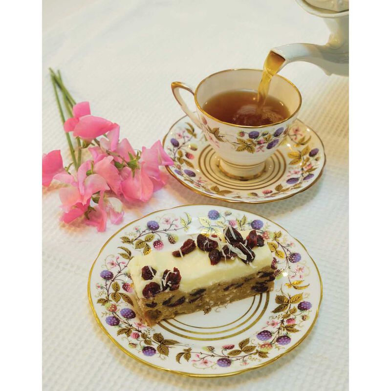 Tangleby Gardens Beautiful Baking by Sue Heazlewood image number 2