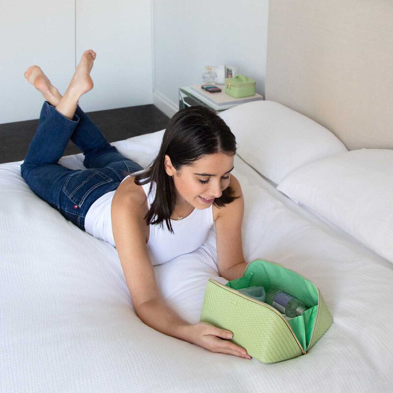 Tonic Herringbone Beauty Bag Medium Pistachio image number 1