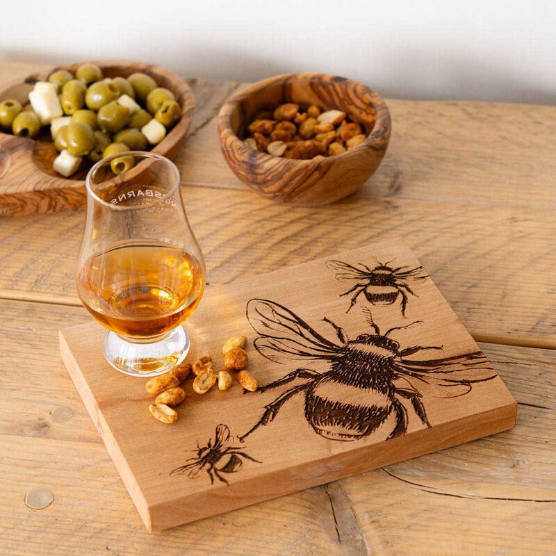 Selbrae House Beech Serving Board 30cm Bee image number 1