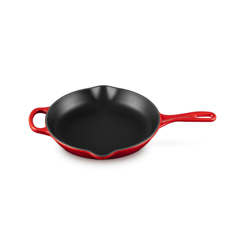 Le Creuset Signature Cast Iron Round Skillet 26cm image number 10