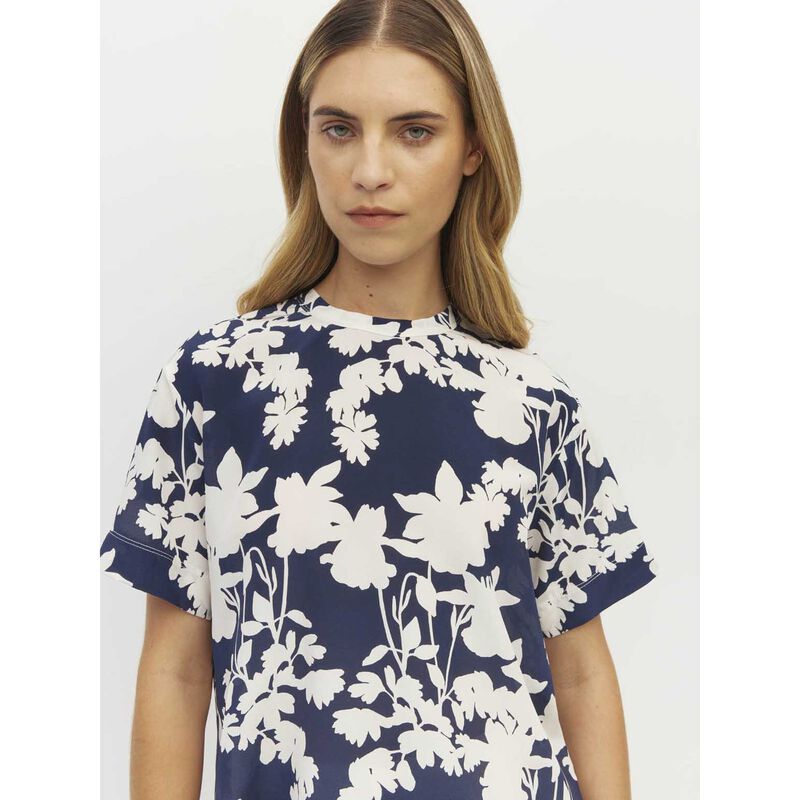 Juliette Hogan Fancy Tee image number 2