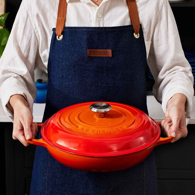Le Creuset Signtature Cast Iron Shallow Casserole 26cm image number 1