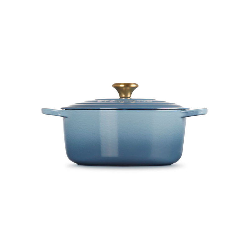 Le Creuset Signature Cast Iron Round Casserole 26cm image number 18
