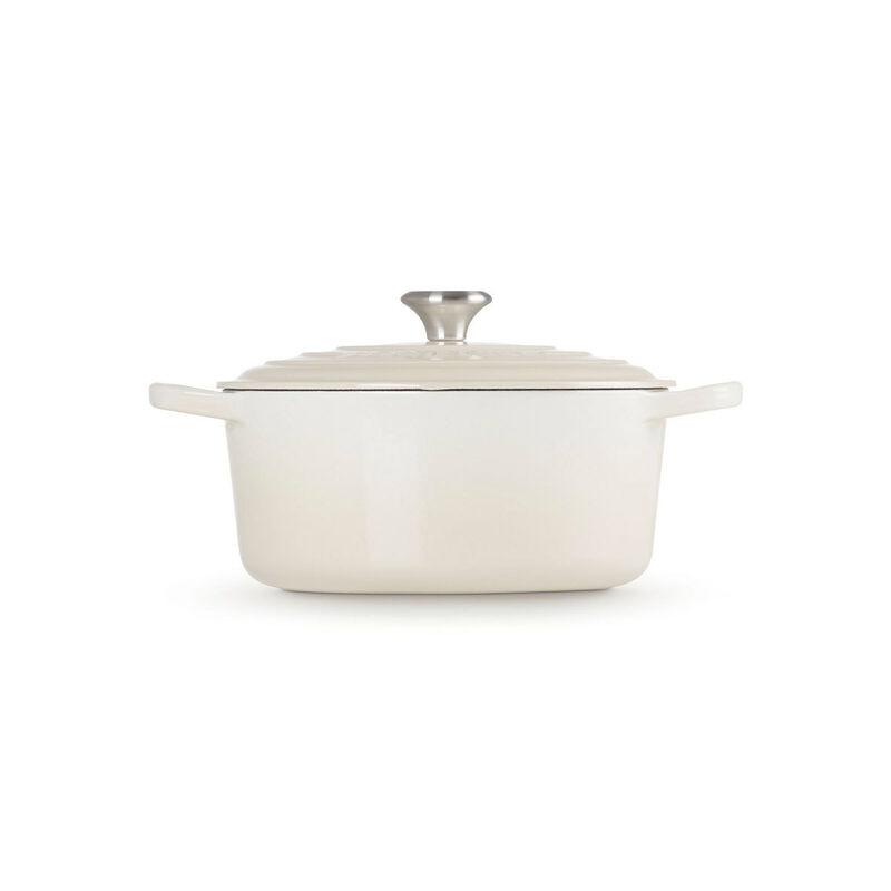 Le Creuset Signature Cast Iron Round Casserole 26cm image number 29