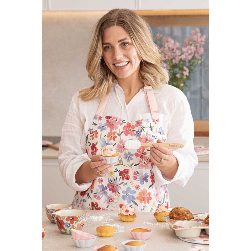 Ladelle Camille Mixed Pack 24 Cupcake Mould image number 1