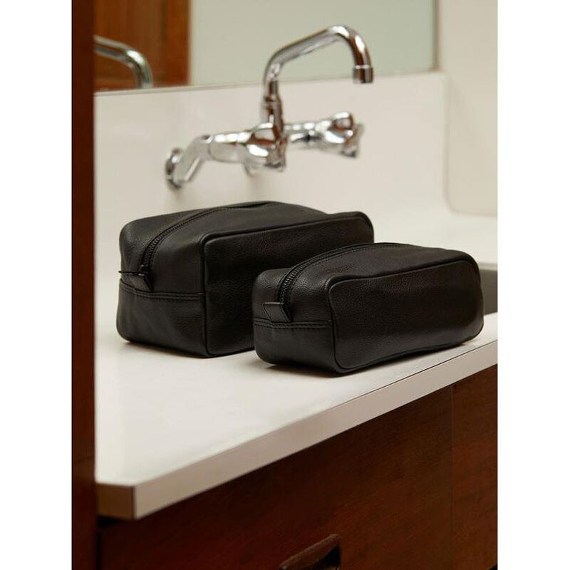 Citt&agrave; Marlo Leather Wash Bag Black Large image number 1