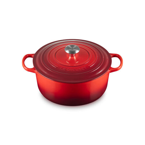 Le Creuset Signature Cast Iron Round Casserole 28cm