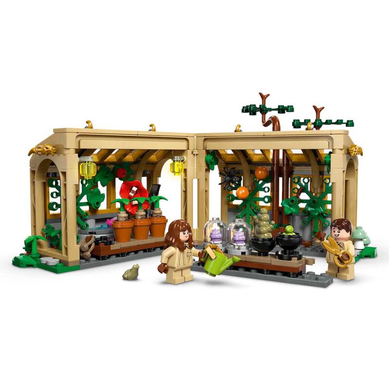 LEGO Harry Potter Hogwarts™ Castle: Herbology Class image number 2