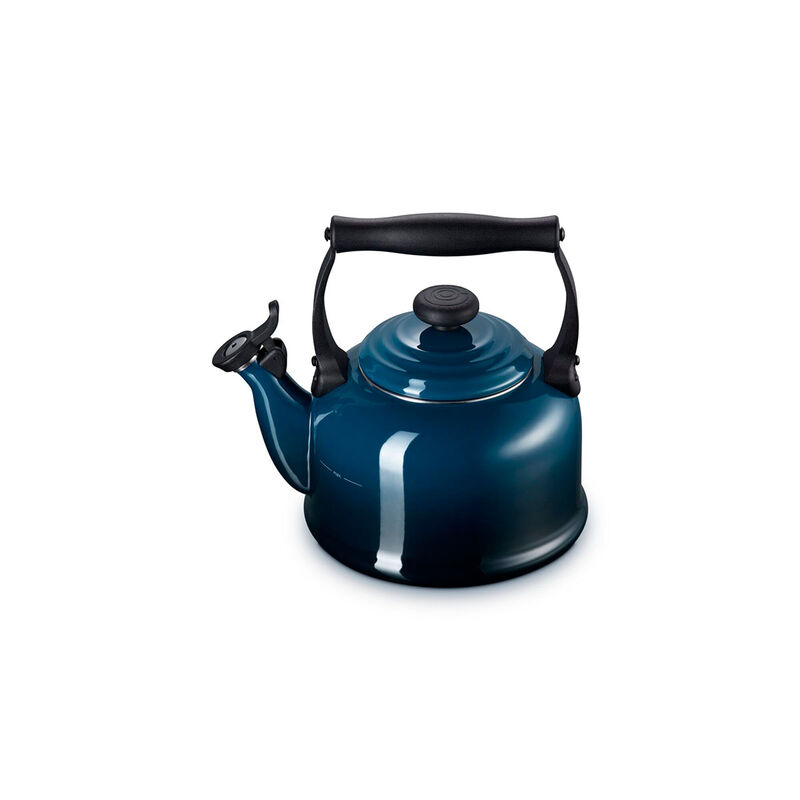 Le Creuset Traditional Kettle 2.1L image number 20