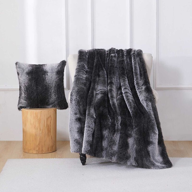 Top Drawer Silver Fox Throw 500Gsm Longpile Fur - 150x200cm image number 1