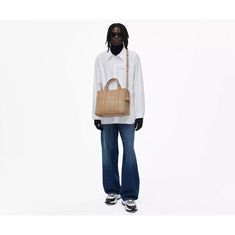 MARC JACOBS The Leather Medium Tote Bag image number 3