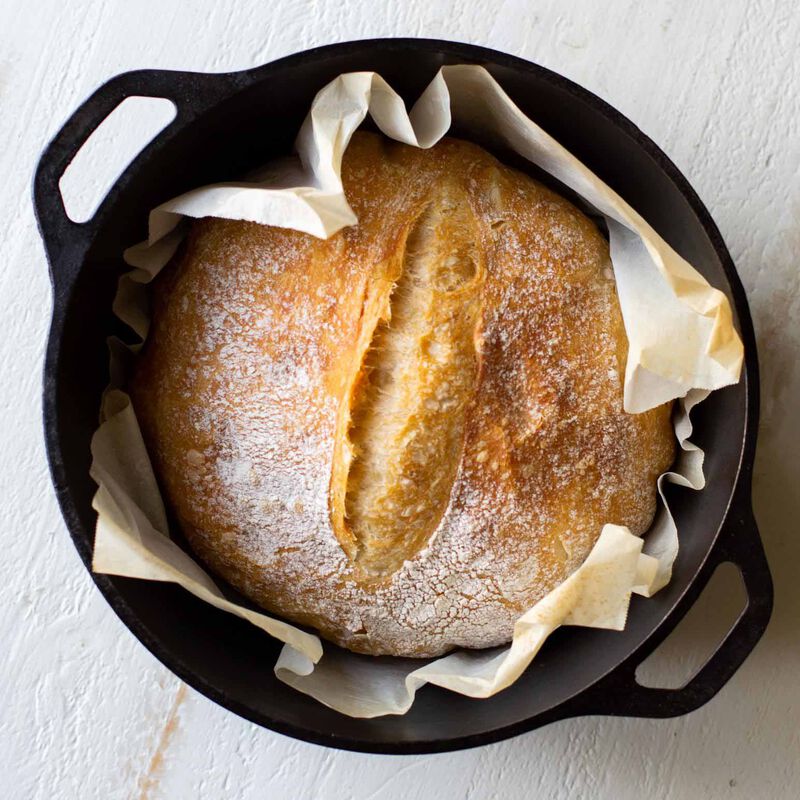 Lodge Logic Large Dutch Oven with Loop Handle - 30cm image number 1