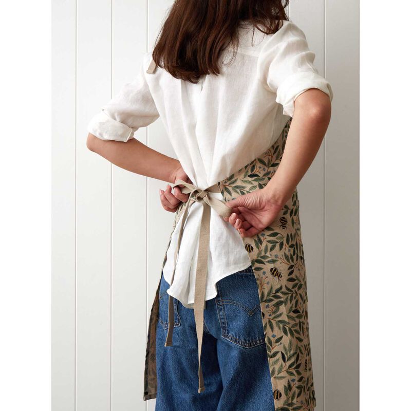 Wallace Cotton Botanical Bee Everyday Apron image number 1