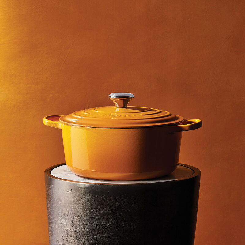 Le Creuset Signature Cast Iron Round Casserole 24cm image number 34