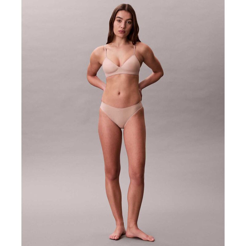 Calvin Klein Perfectly Fit Ultralight Lightly Lined Wirefree Bra image number 3