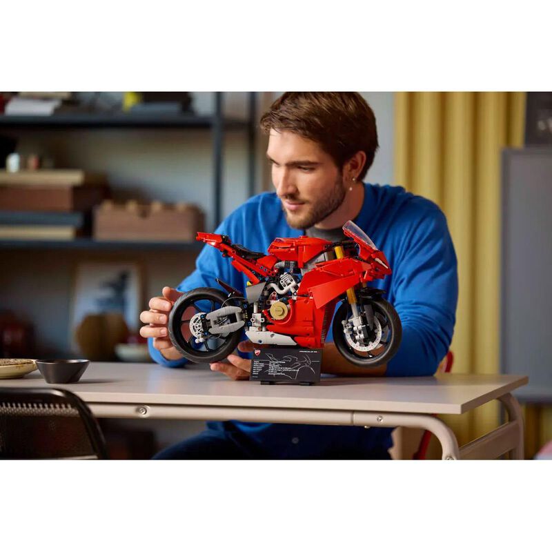 LEGO Technic™ Ducati Panigale V4 S Motorcycle image number 3