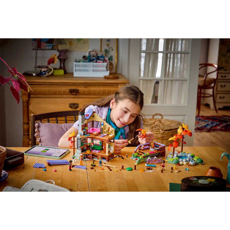 LEGO Friends Cozy Fall Forest Cabin image number 3