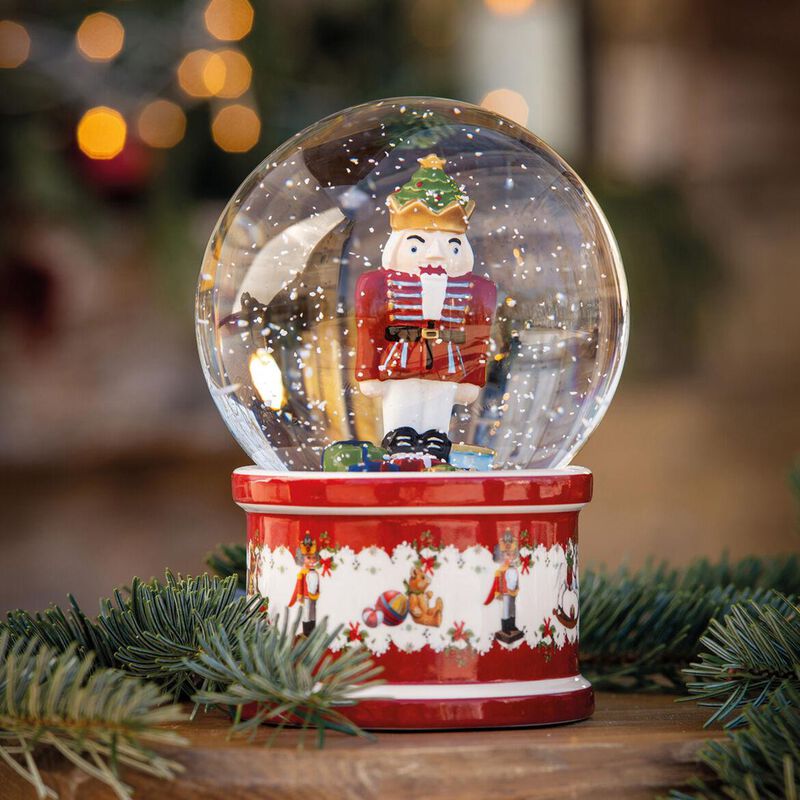Villeroy & Boch Christmas Toys Snow Globe Large Nutcracker 13x13x17cm image number 1