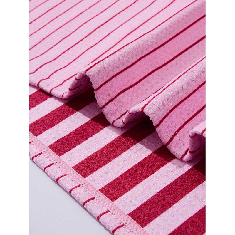 Dark Hampton The Sag Harbor Pink Hooded Towel image number 2