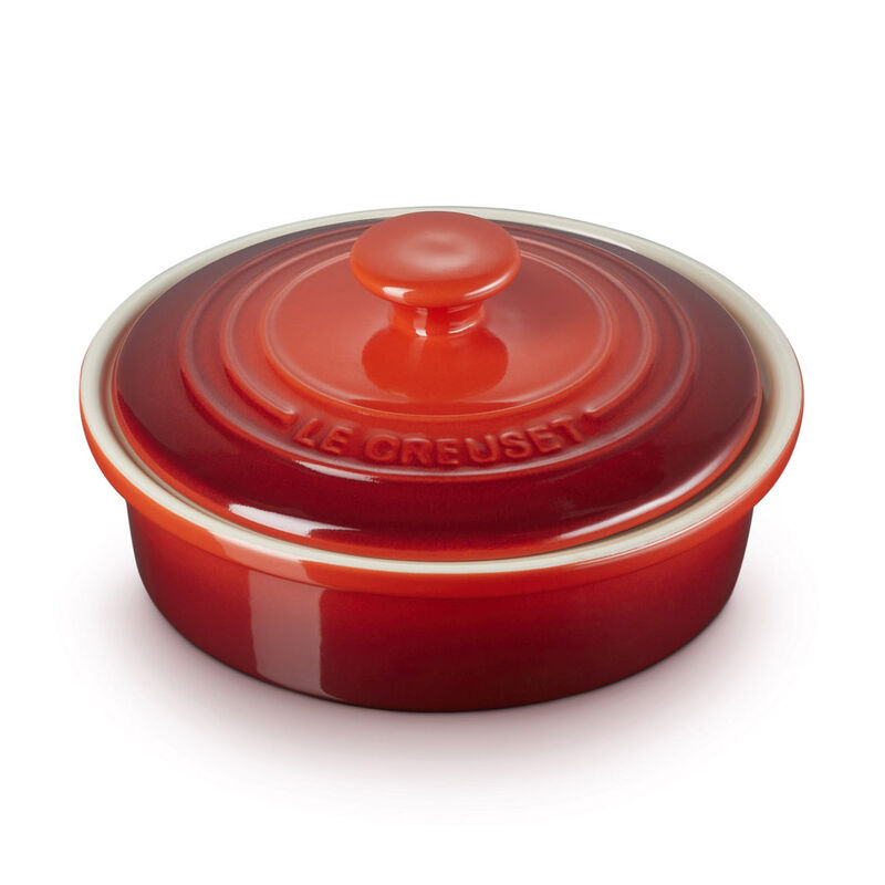 Le Creuset Camembert Baker 580ml - Cerise image number 1