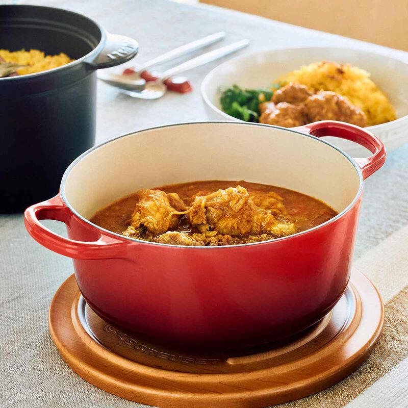 Le Creuset Signature Cast Iron Round Casserole 20cm image number 12