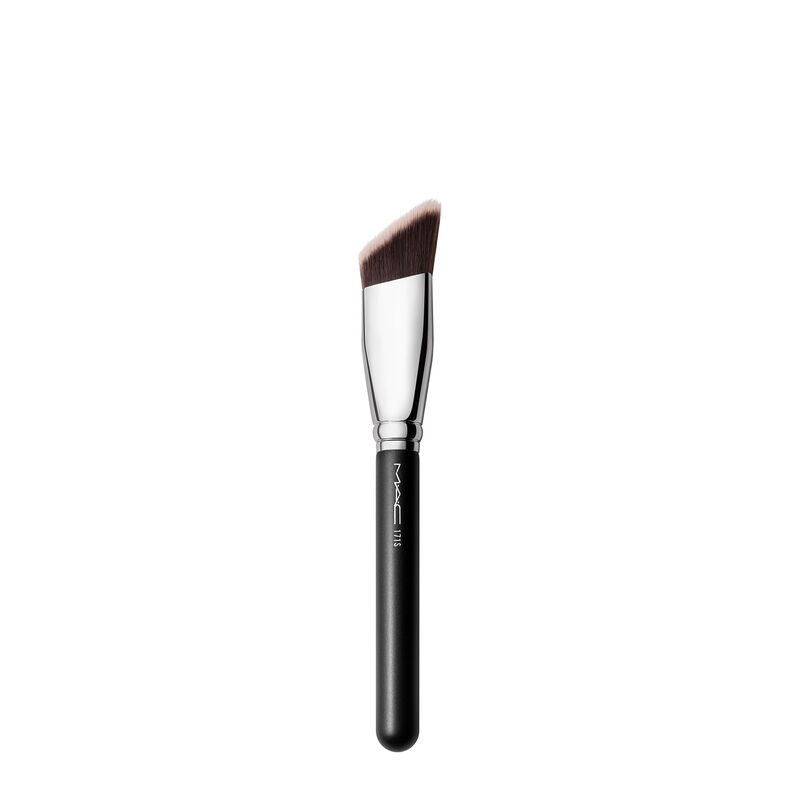 MAC 171S Smooth-Edge All Over Face Brush image number 0
